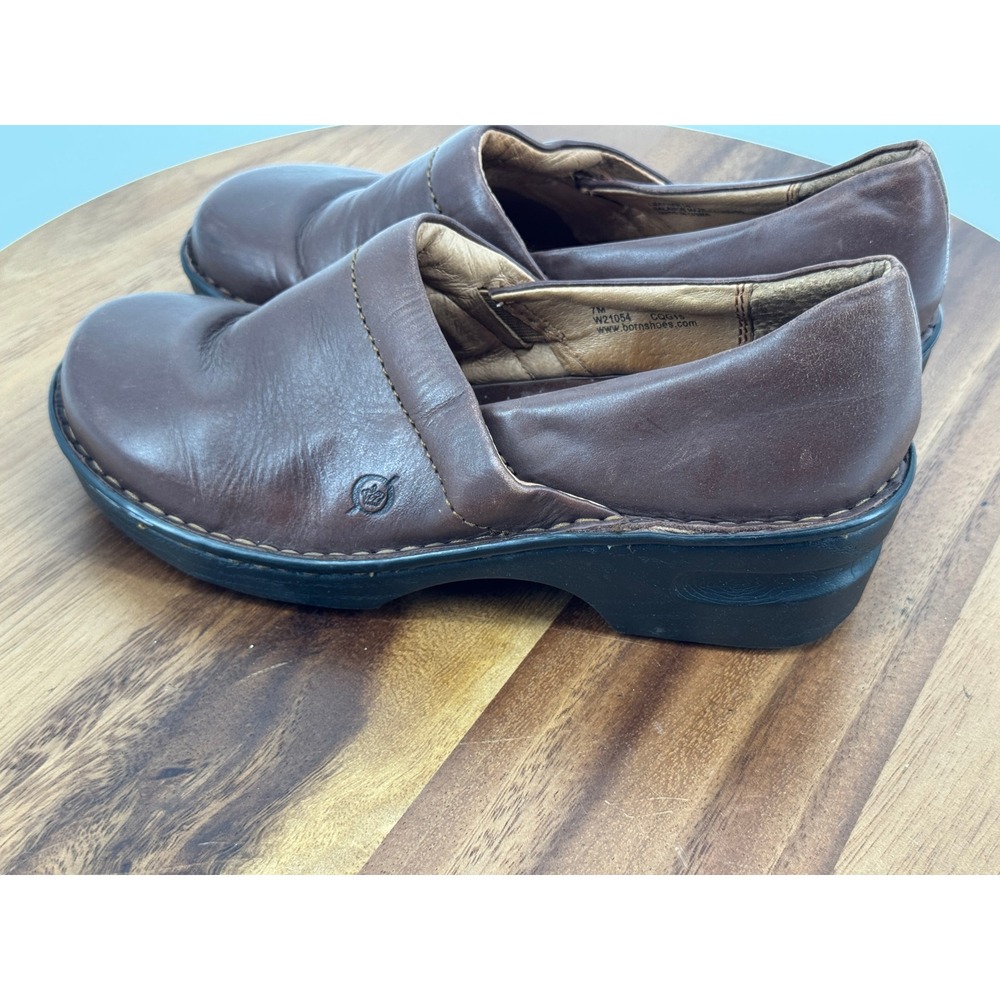 Born W21054 Leather Clogs Women 7M Brown Slip On Comfort Work Mules Handcrafted